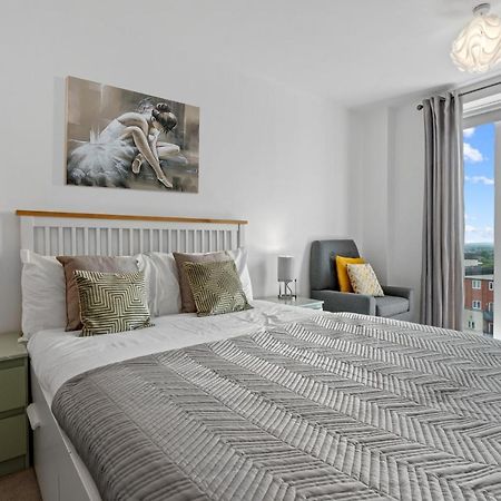 Penthouse Flat In Slough Center Lägenhet Exteriör bild