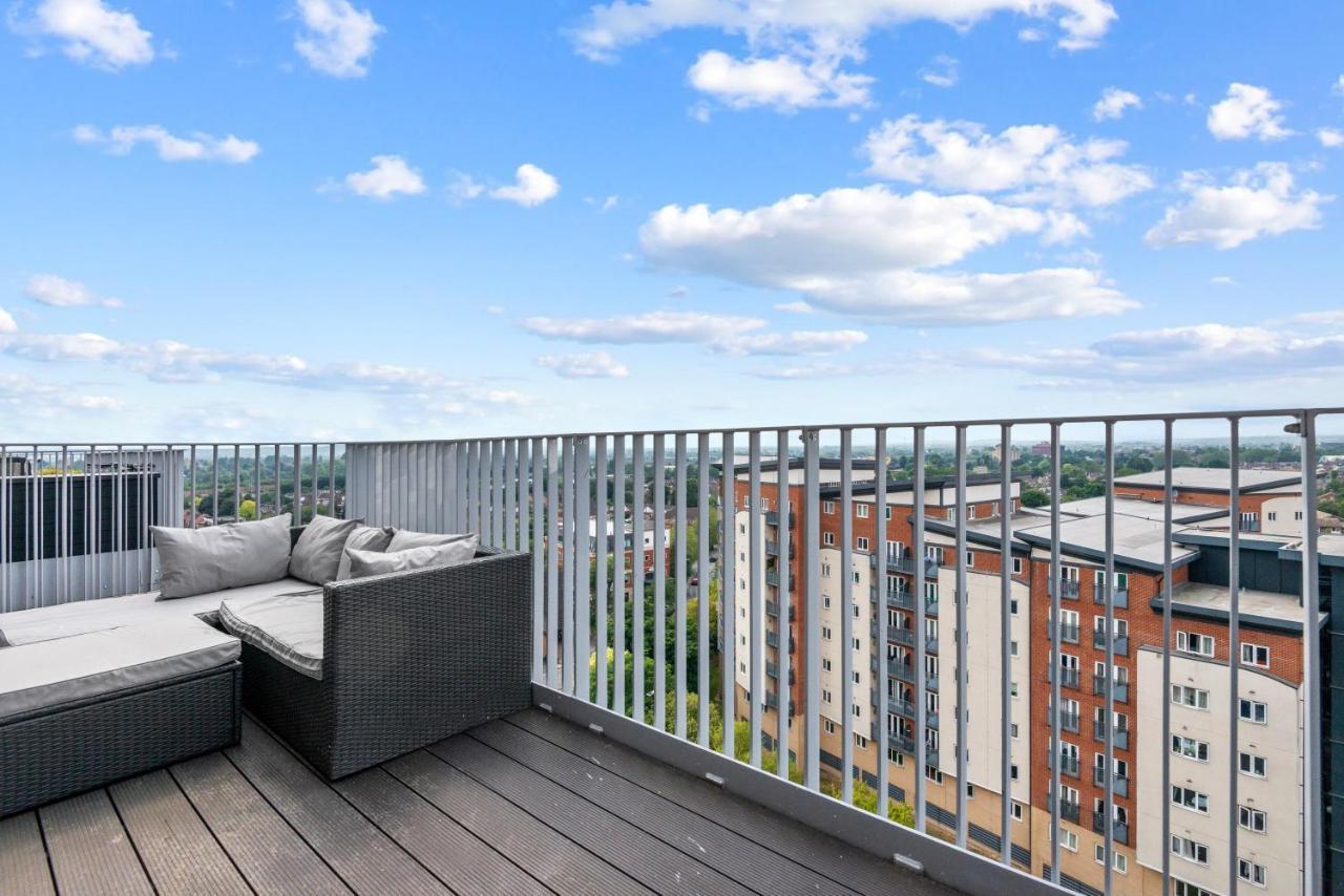 Penthouse Flat In Slough Center Lägenhet Exteriör bild